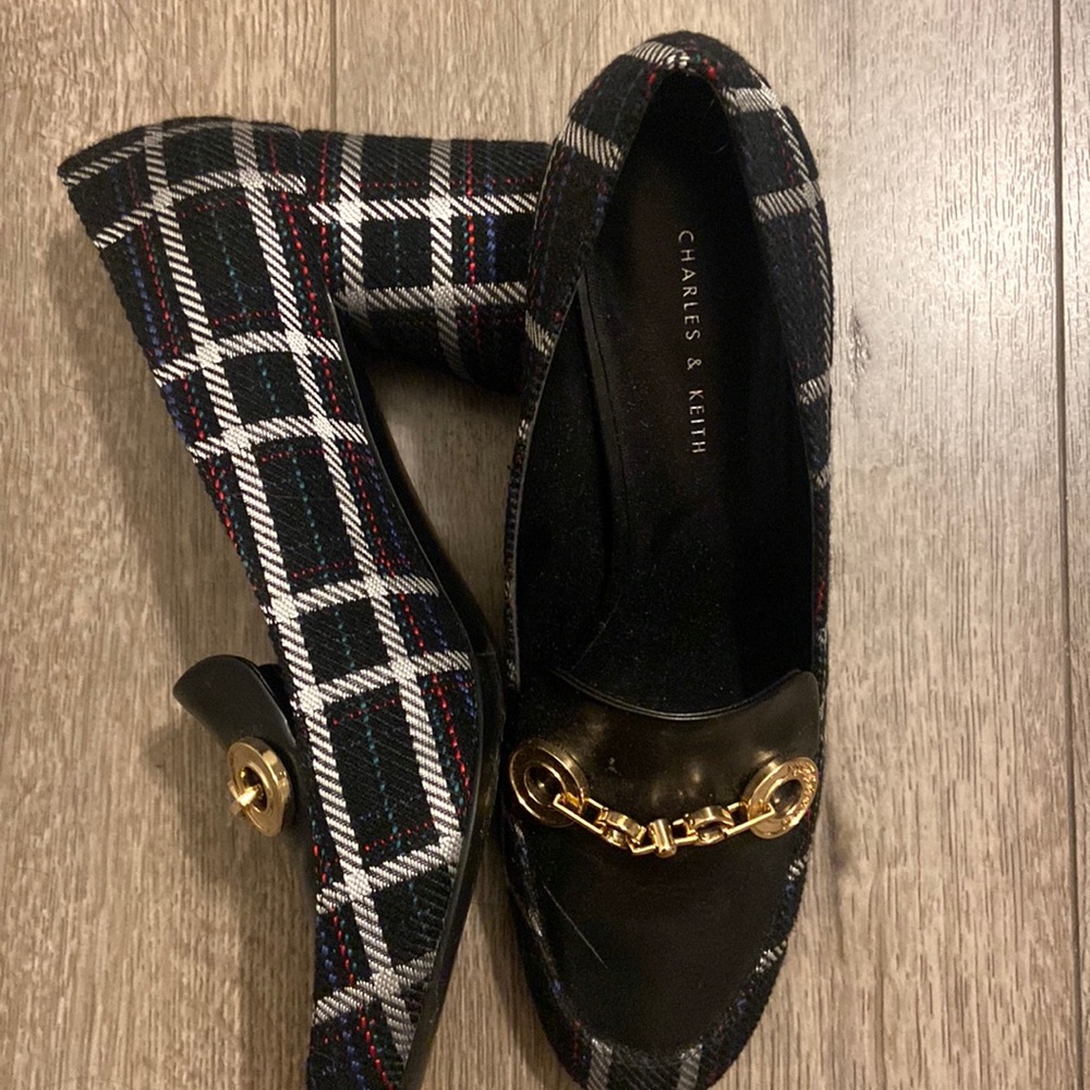 Charles and Keith mid heels like new